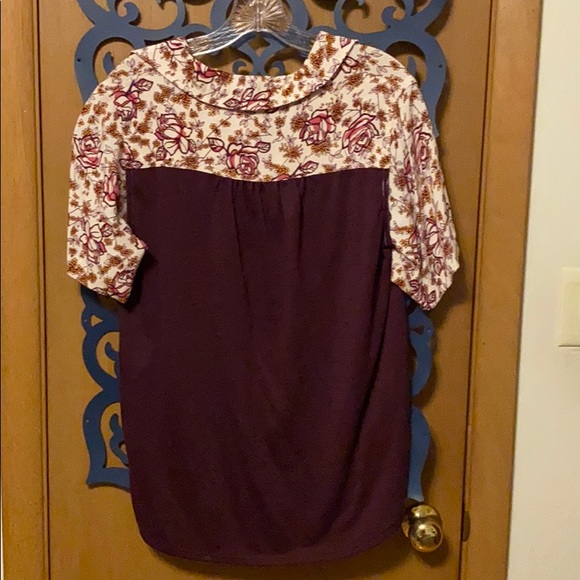 Floral button up blouse - Picture 3 of 3